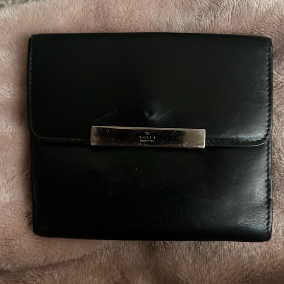 Gucci bi fold black leather wallet - Picture 9 of 17
